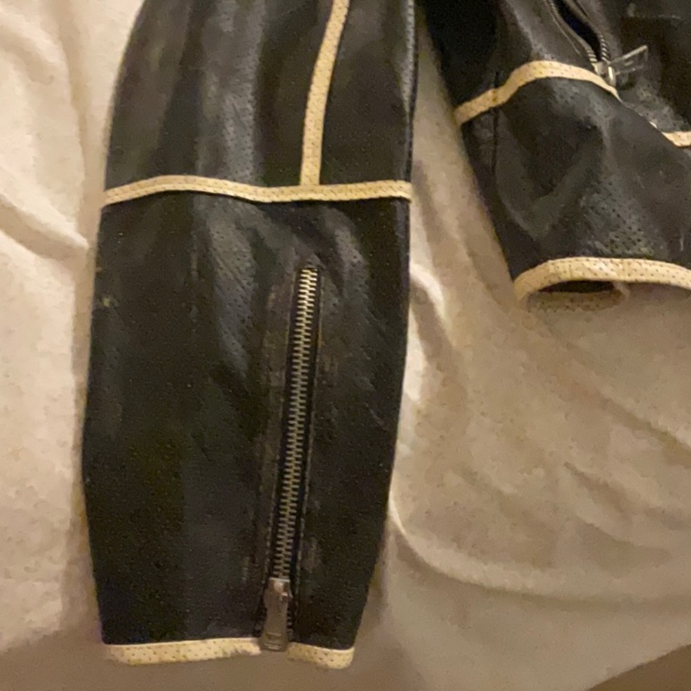 Distressed leather jacket - Picture 4 of 8
